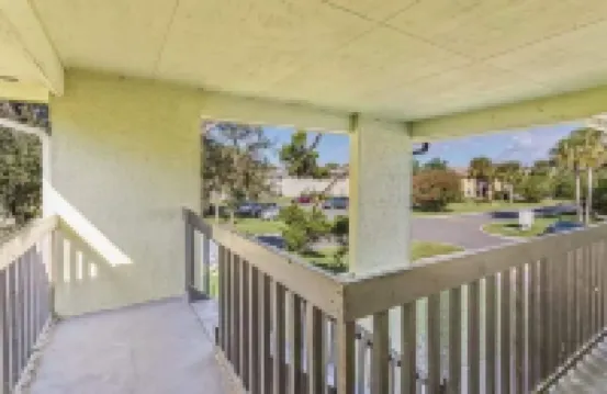 2Bed + 2Bath Blocks from the Beach