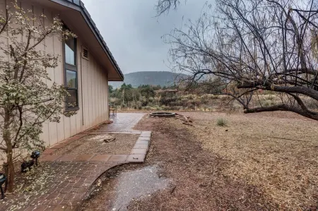 Golf Views - Bell Rock - Hiking - Modern Comforts