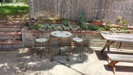 Country Cottage with hilltop views - Families and Pets welcome!