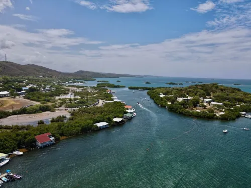 Full 1st Floor Apartment with Pool - la Parguera Hotels in Parguera