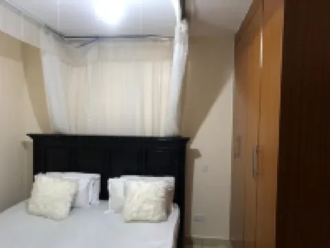 PASWELL'S HOMES 3 Bedroom Apartment at Greatwall Gardens Hôtels à : 