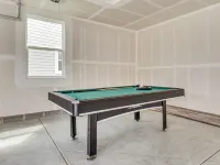 16 Mi to Indianapolis: Group Getaway w/ Pool Table Hotels in Avon