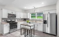 King bed Crystal Lake Mchenry Cary Cozy Hotels in Algonquin Township