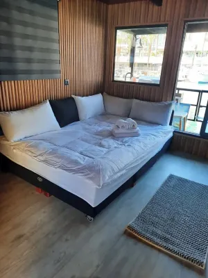 RedSeaSuite Duplex Suite + Attached Car