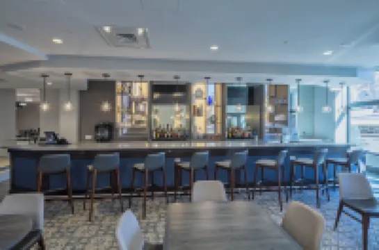 สคอลาร์ สเตท คอลเลจ, แทปเพสทรี คอลเลคชัน บาย ฮิลตัน โรงแรมในสเตทคอลเลจ