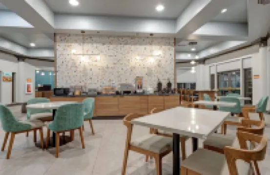 La Quinta Inn & Suites by Wyndham Sherman