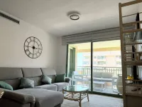 Charming 2-bedroom beach apartment in Patacona with AC, WiFi Hotels in Alboraya