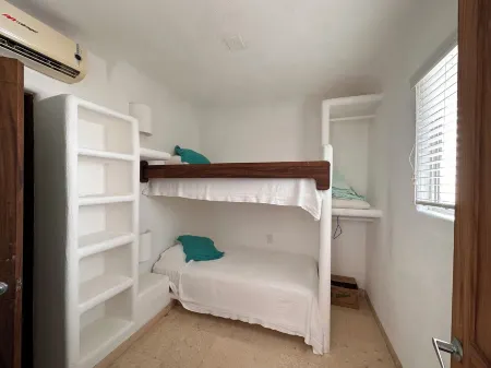 Spacious villa in Ixtapa with beautiful ocean views