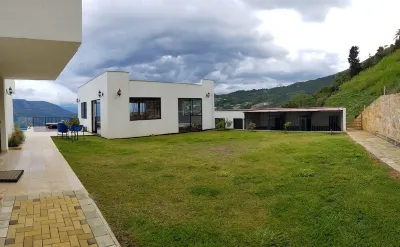 Villa Esmeralda فنادق في 