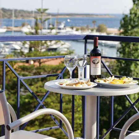 Palmyra Beach Hotel