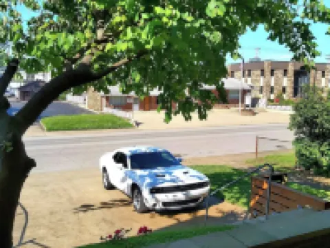 Renovated Apartment with Modern Amenities, Fenced-In Back Yard -Downtown Ashland Hotels in Boyd County