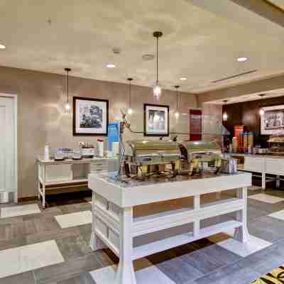 Hampton Inn & Suites Cincinnati-Downtown Dining/Meeting Rooms