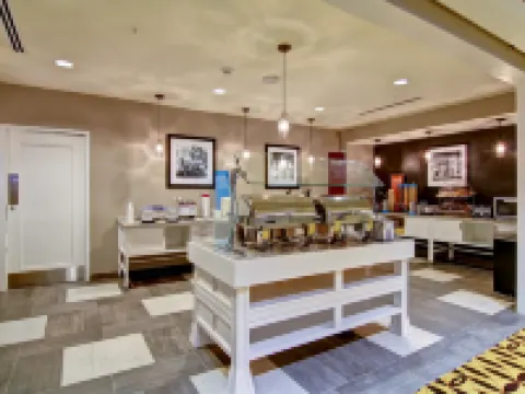 ハンプトン イン & スイーツ シンシナティ ダウンタウン シンシナティのホテル