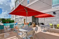 Home2 Suites by Hilton Baytown - Pools