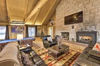 Centennial Cabin w/ Hot Tub, Sauna & Pool Table! - Homestay