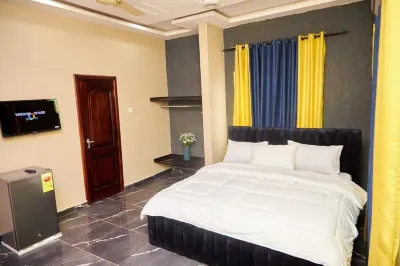 2-bedroom corporate apartment in enjoyable Accra with AC, WiFi Hotels in Dansoman