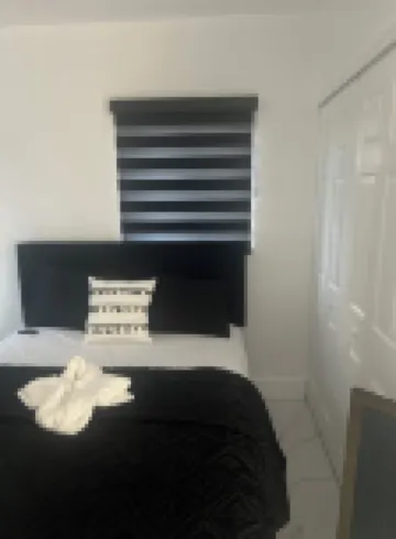 Chic 1-bedroom apartment with WiFi, AC in vibrant Miami Hotels in Miami Gardens