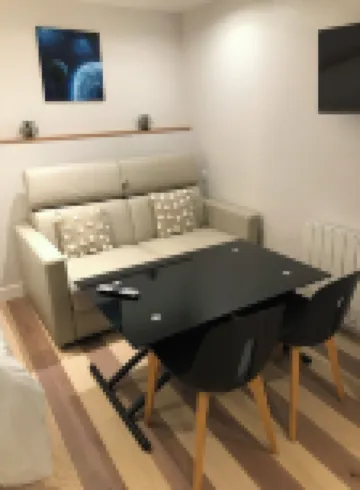 Cute independent studio Hotels in Saint-Germain-en-Laye