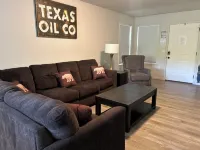 Charming 3-bedroom house, walking distance to Branson Landing or Bass Pro