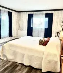 Romantic Lake-Front Lodge near Coeur d'Alene, Idaho