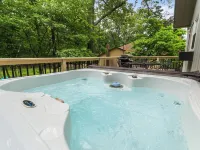 New! Hot Tub • Fire Pit • Slopes Hotels in Massanutten