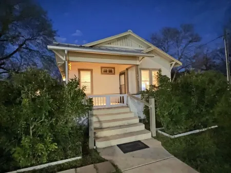 Charming cottage-style home with a prime location to downtown and pickleball.