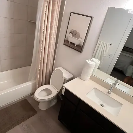 Charming 1-bedroom apartment in Leander, featuring AC, WiFi