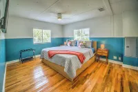 New Listing! Dockside Palms Weeki Wachee-Spring Fed Canal-Boat Friendly!