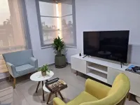 Luminoso, moderno, parqueo, piscina