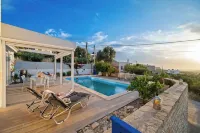 House with sea view. Family-friendly. - Pools