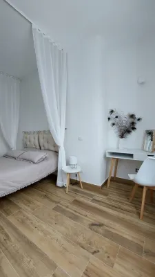 Enrica apartment, elegant, near the lake historic center free parking