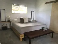 Sea view apartment with endless breeze, lush garden...nature and animals lovers Hotel a 