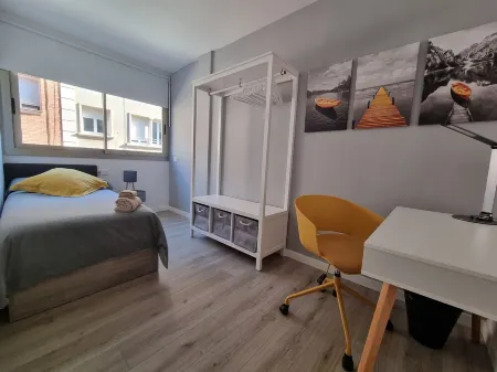 QEhome, comfort and parking in the center of Manresa Отели в г. Bages