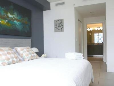 Modern Apartment in DownT Doral