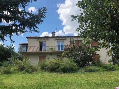 Hautes-Alpes garden apartment with open view