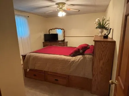 3-bedroom house in marvelous Guttenberg with AC Отели в г. Clayton County