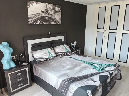 100 Steps to the Sand - next to Playa La Tejita El Medano.  Sea and pool views