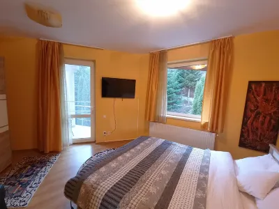 Marble Villa: Luxury Estate - central but intimate Hotel a 