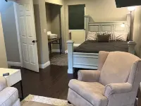 The biking Manatee! 因弗內斯酒店