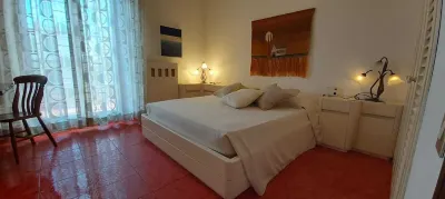 Beautiful villa with park 900 meters from the sea! Hotels near Bagno Sud Est