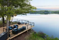 Spectacular Muskoka Lakehouse near Oastler Provincial Park and Rose Point Trail Hotels in Seguin