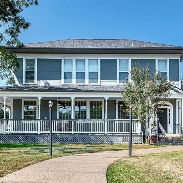 Massive 6 Bedroom Downtown Home