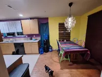 Spacious 4 bdm  2 bthrm townhome close to foodcarts and hospital in Oregon City. Hotels in Oregon City