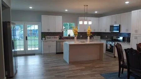 Spacious 4-bedroom house in charming Texas City with WiFi and AC