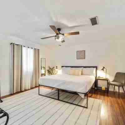 Northwood Estate, 15min from UF, sleeps 9, recently renovated! Rooms