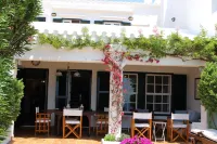 La Roca" beachfront house in an exclusive residential complex