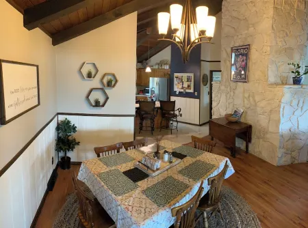 Huge Lakeview|Unique Retreat on Truman Lake|Outdoor Firepit/180°IndoorViews