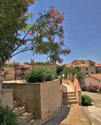 Villa Ghjulia, F5, Familles, Climatisé, Montagne, Vignobles, mer Các khách sạn ở Patrimonio