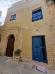 Hello Travellers ! Welcome to our spacious and stylish townhouse in Qormi! Hotel a Qormi