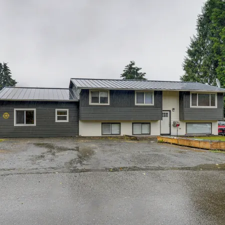 Near Twilight Sites & Scenic Hikes: Forks Apt